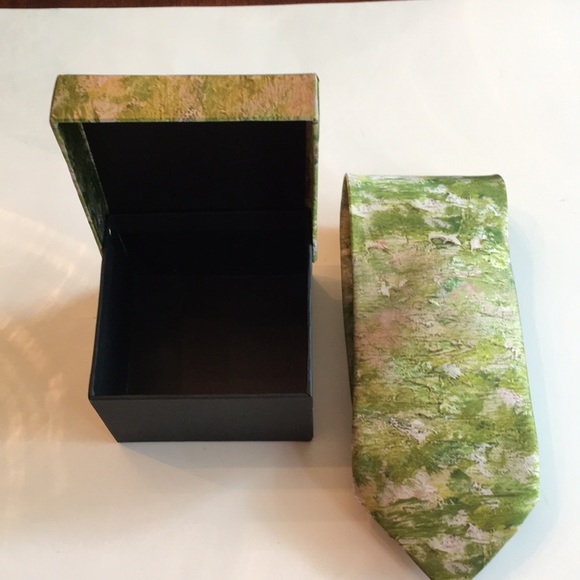 NWOT Silk Tie from Clark Art Institute - Picture 9 of 11